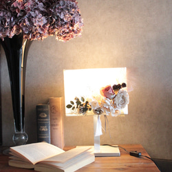 フレンチシャビー造花デコレーションテーブルランプ 5枚目の画像