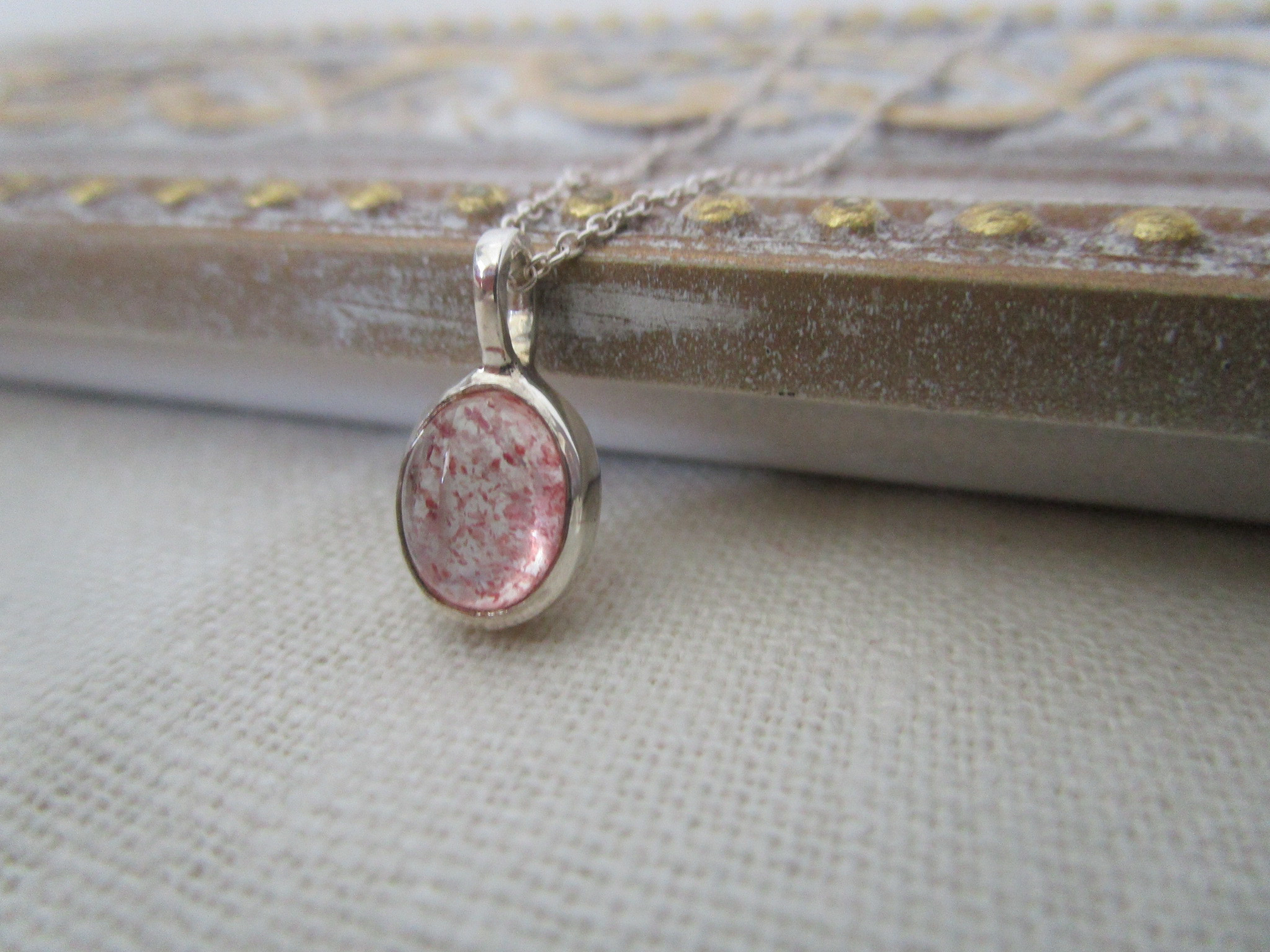 花びらが舞う-ピエモンタイトインクォーツのネックレス【silver925.950】