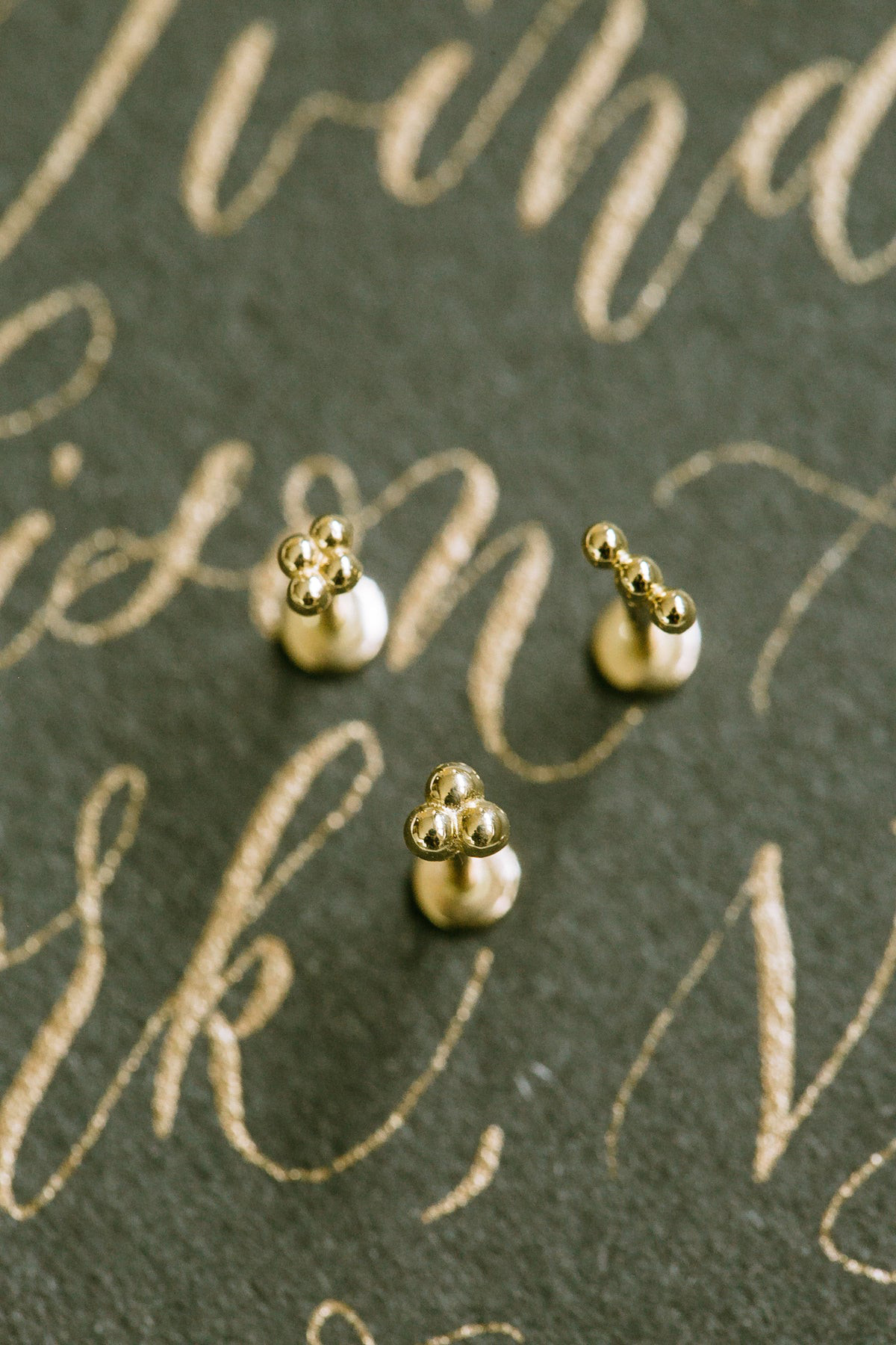 14Kゴールド ミニボール ヘリックス 軟骨 アンチトラガス インナーコンク イヤリング ピアス ラブレット