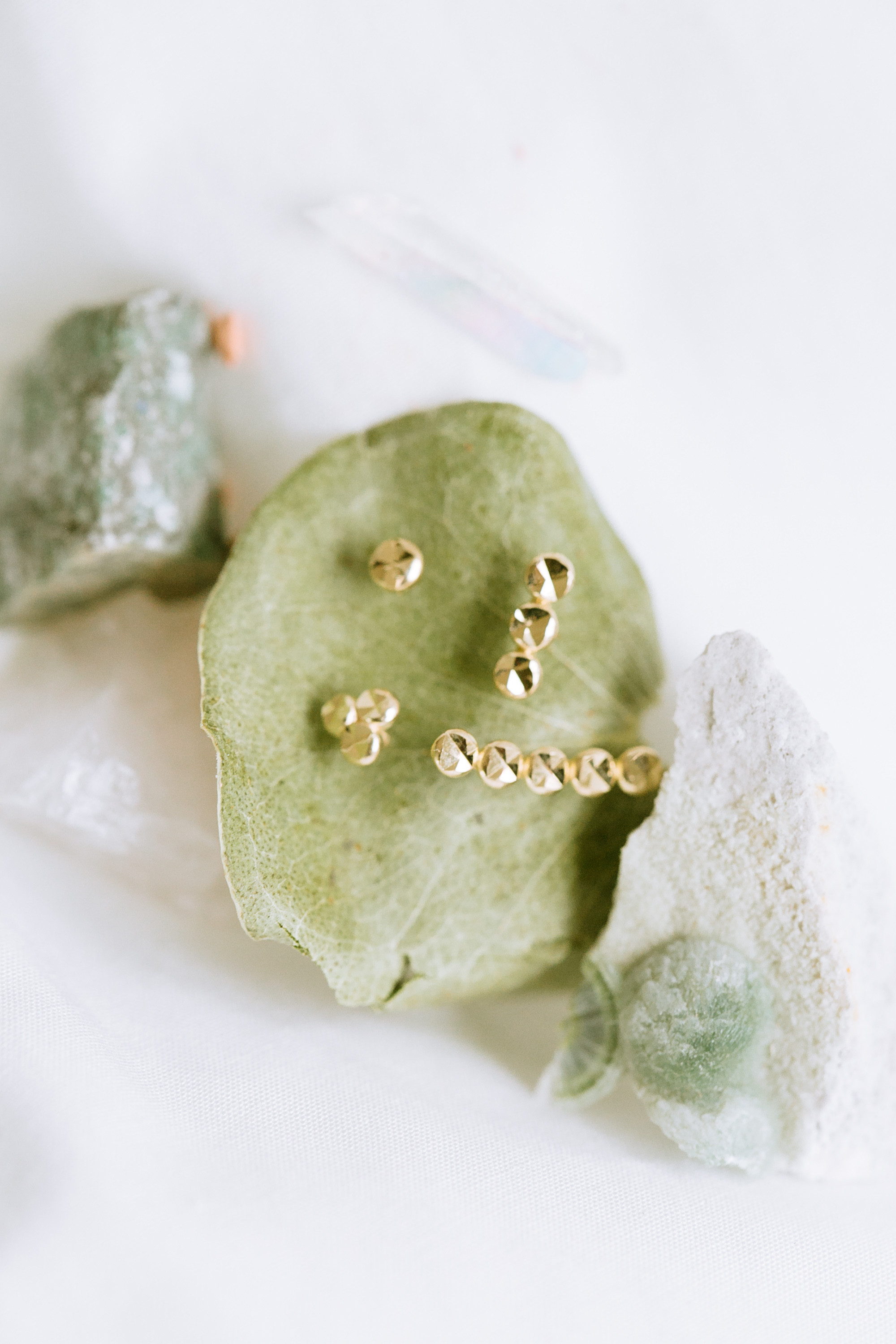 14Kゴールド ミニボール ヘリックス 軟骨 アンチトラガス インナーコンク イヤリング ピアス ラブレット