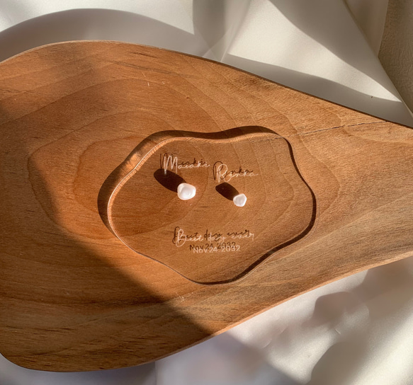 【名入れOK】文字が消えないアクリルリングピロー バロックビーズ 淡水パール クラウド型／rpa03 2枚目の画像