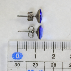 施華洛世奇橢圓形單耳環（藍寶石鈦柱） 第5張的照片