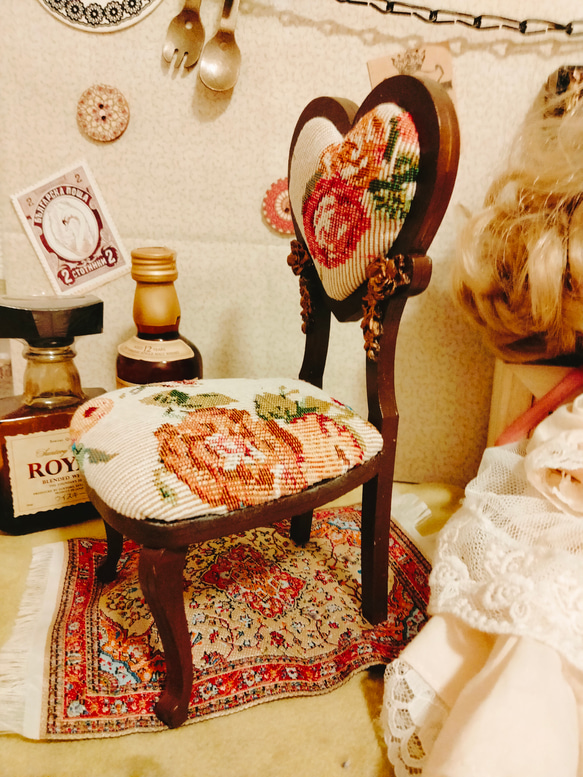 1/6サイズ　ロココ調＆ブロンズ薔薇モチーフ　椅子：バラ柄ゴブラン 黒茶 4枚目の画像