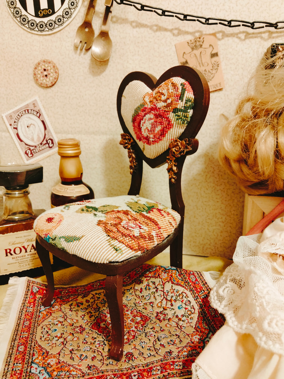 1/6サイズ　ロココ調＆ブロンズ薔薇モチーフ　椅子：バラ柄ゴブラン 黒茶 1枚目の画像