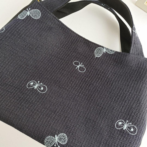 ハンドメイド　ミナペルホネン　choucho dop生地　バッグ SALEミナペルホネン choucho ワッフル生地 2wayコロリンショルダー