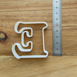 アルファベット【E】  タイプライター風  クッキー型 2枚目の画像