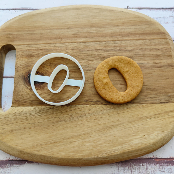 アルファベット【O】  タイプライター風  クッキー型 1枚目の画像