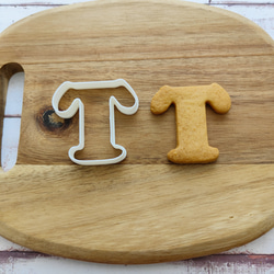 アルファベット【T】  タイプライター風  クッキー型 1枚目の画像
