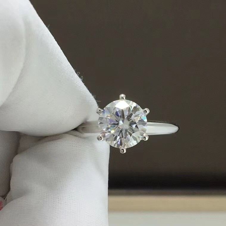 【newデザイン】モアサナイト 　リング　K18WG