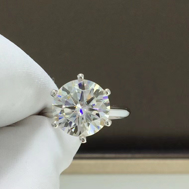 【newデザイン】モアサナイト 　リング　K18WG