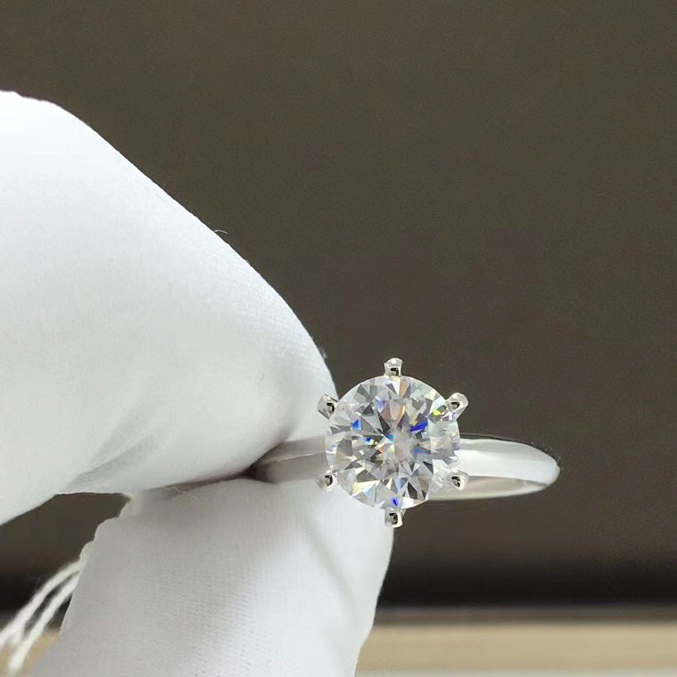 【newデザイン】モアサナイト 　リング　K18WG