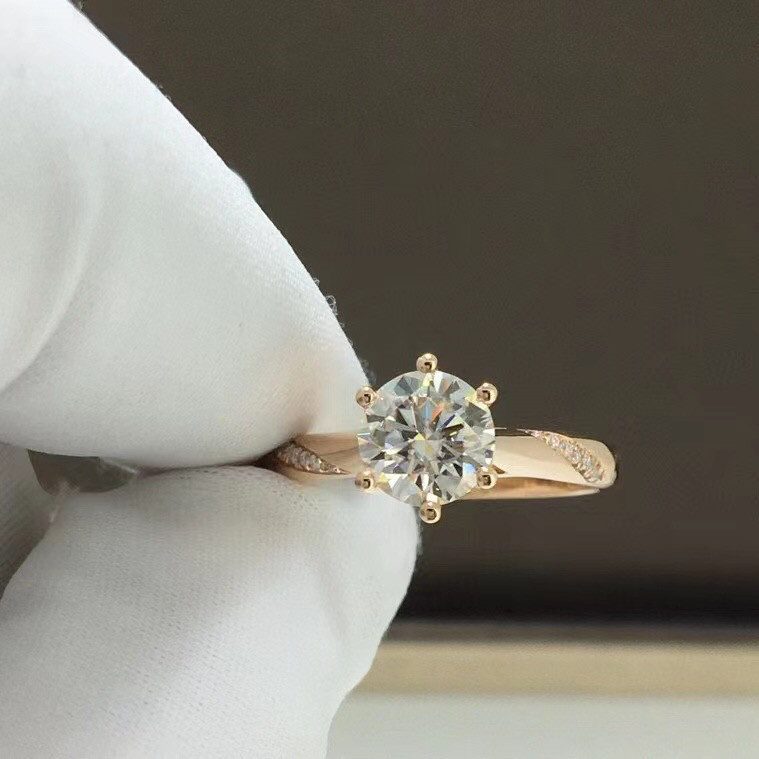 【newデザイン】モアサナイト 　リング　K18PG