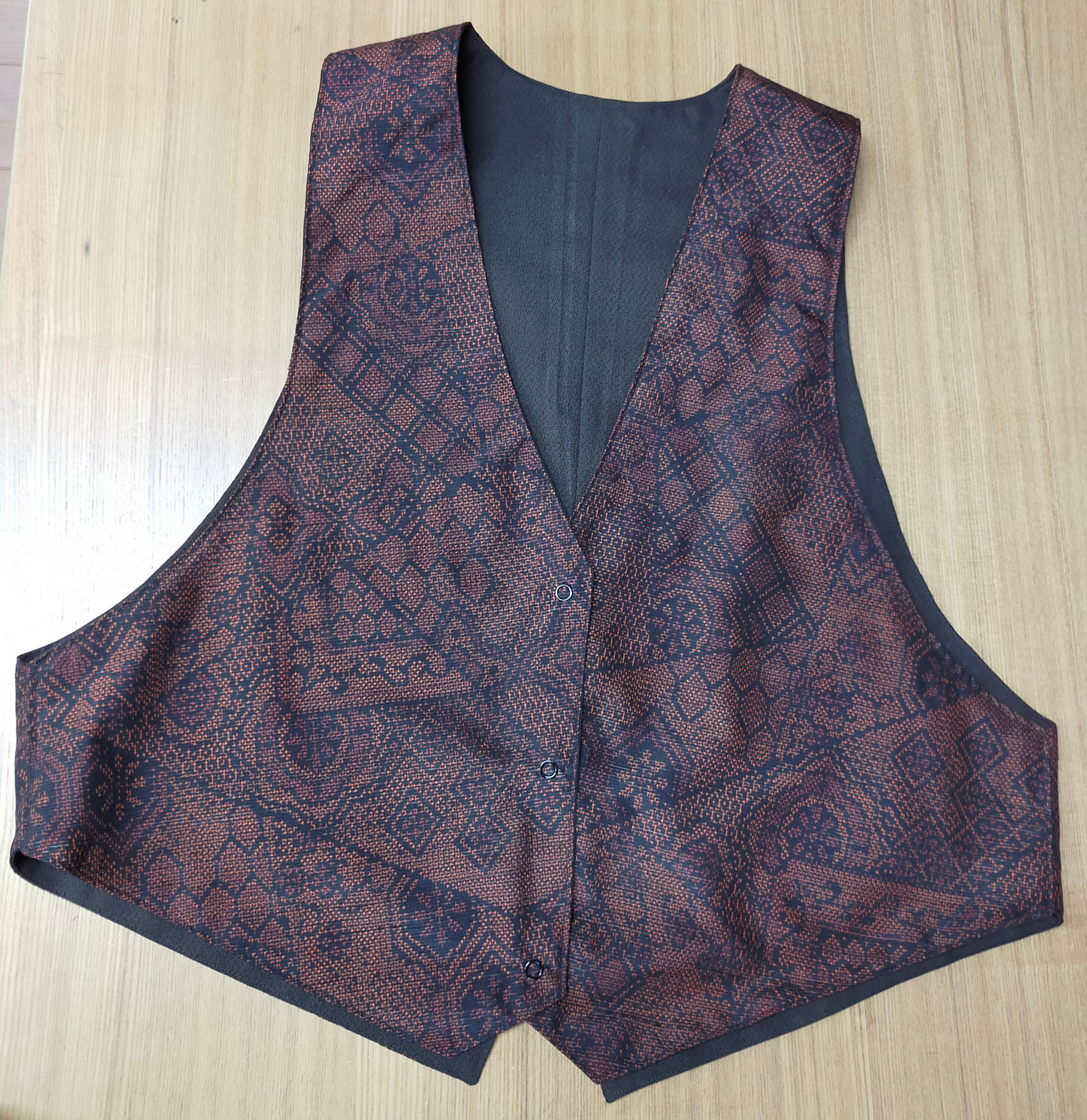 148 着物リメイク  カジュアルリバーシブルベスト 4,250円