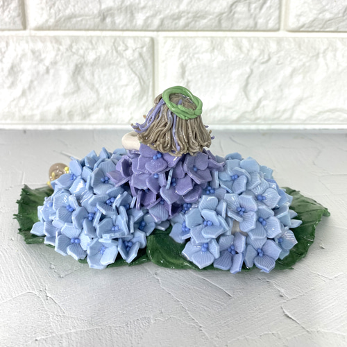 紫陽花新芽葉抜き絵花器(オリジナル陶器）