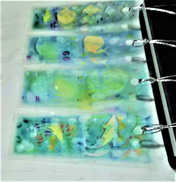 透明な水族館の栞(しおり)4枚セット　パステルアートのイラストによるブックマーク 2枚目の画像