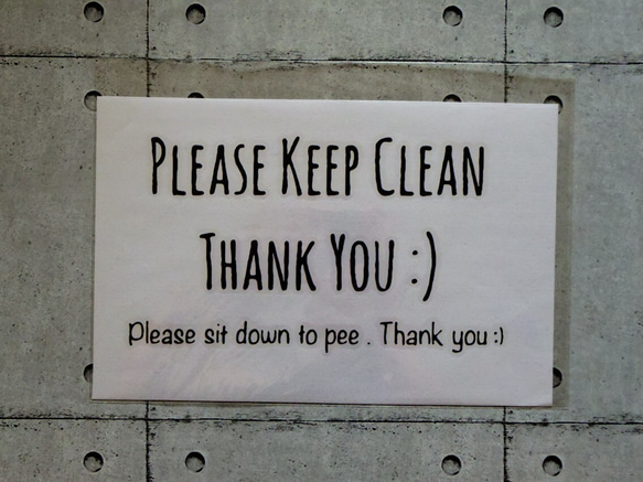 "Please keep clean" トイレやゴミ箱用ステッカー 2枚目の画像