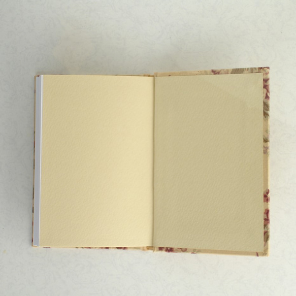 クラシックな布製ハードカバー日記帳（エレガント花柄） 4枚目の画像