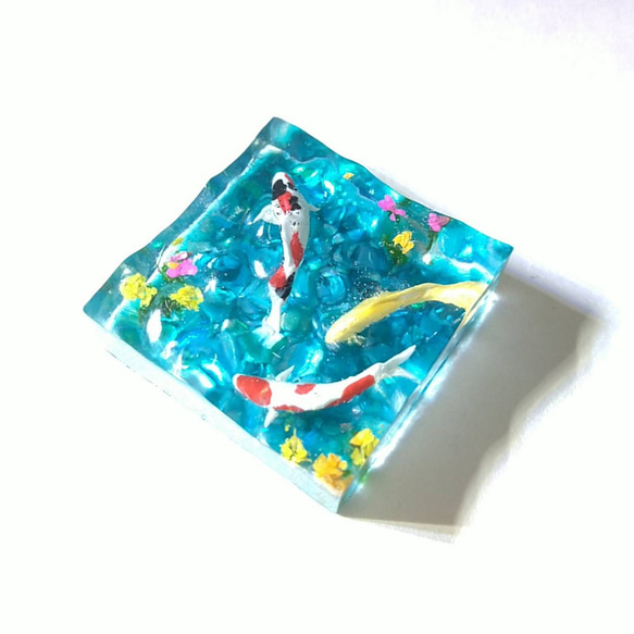 幻想的なモネの池　錦鯉のアクアリウム　レジン(ご希望に合わせてヘアゴムやポニーフック、キーホルダーに☆) 7枚目の画像