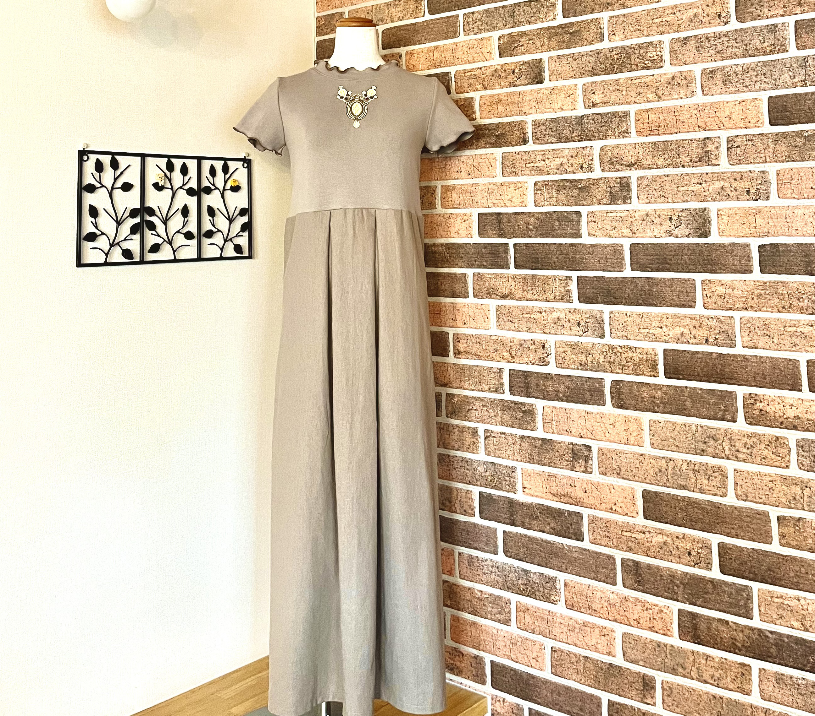 ペンダント刺繍　異素材ロングワンピース 4,730円