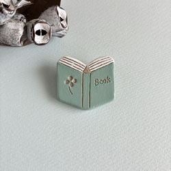 ＃209 若草色✴クローバー✴うさぎ✴レジンヘアゴム✴キーホルダーブローチ 209 若草色✴クローバー✴うさぎ✴レジンヘアゴム✴キーホルダー