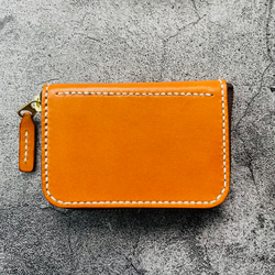 【手縫】キャメル色ミニラウンドジップ本革財布（生成り麻糸）通勤通学用に最小限入るお財布を作りました。 11枚目の画像