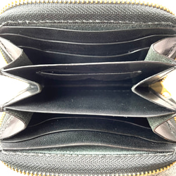 【手縫】黒色ミニラウンドジップ本革財布（黒色麻糸）通勤通学用に最小限入るお財布を作りました。 7枚目の画像