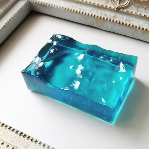 大幅値下げ！コバルトブルー系★ガラス製の置物　スタイリッシュなインテリアに！ コバルトブルーの海の置物☆ / インテリア / 波 / オブジェ