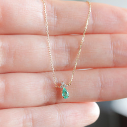 K18エメラルド＆ダイヤモンドのネックレス ~Ello Lilas~ 5月誕生石 7枚目の画像