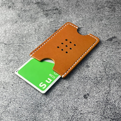 【手縫】Suica・PASMO用キャメル色本革カードケース（生成り麻糸） 2枚目の画像