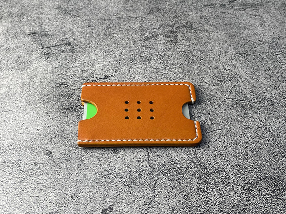 【手縫】Suica・PASMO用キャメル色本革カードケース（生成り麻糸） 4枚目の画像