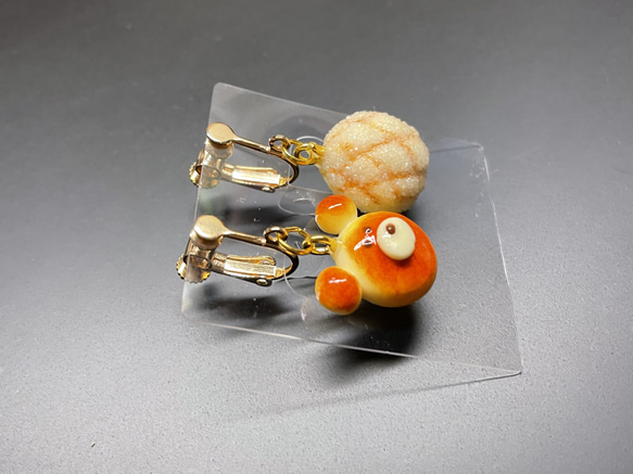 《受注生産》くまパンとメロンパンイヤリング/ピアス　フェイクスイーツ 6枚目の画像