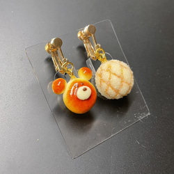 《受注生産》くまパンとメロンパンイヤリング/ピアス　フェイクスイーツ 3枚目の画像
