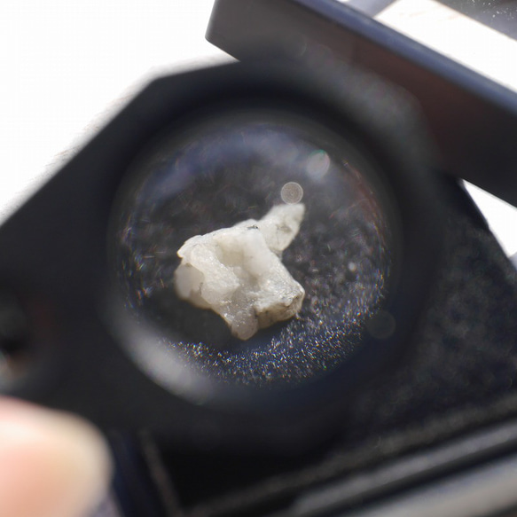 天然石フェナカイト2個セット合計約1.1ct(ブラジル産)結晶原石ルースケース付属鉱物[phe-220527-06] 5枚目の画像