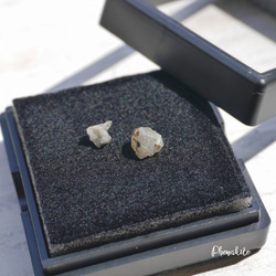 天然石フェナカイト2個セット合計約1.1ct(ブラジル産)結晶原石ルースケース付属鉱物[phe-220527-06] 1枚目の画像