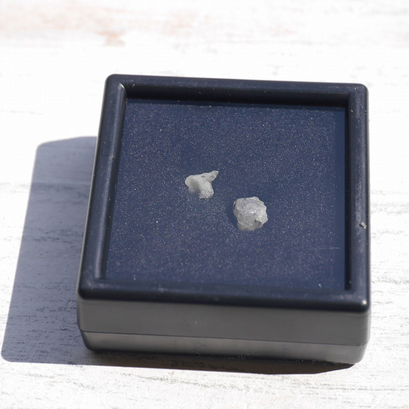 天然石フェナカイト2個セット合計約1.1ct(ブラジル産)結晶原石ルースケース付属鉱物[phe-220527-06] 9枚目の画像