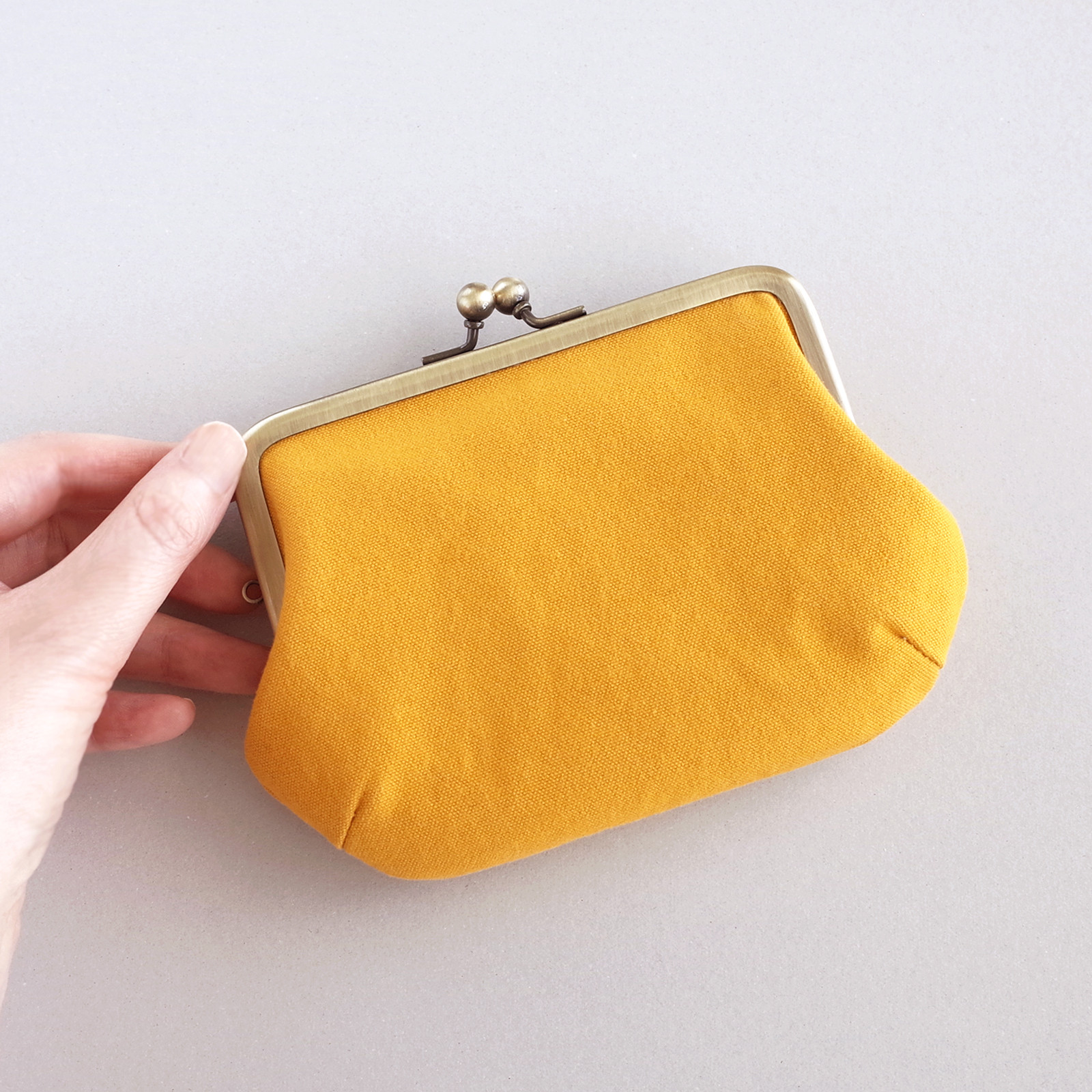 《ぷっくり×シック》カードポケットつき親子がま口（お財布）黄色