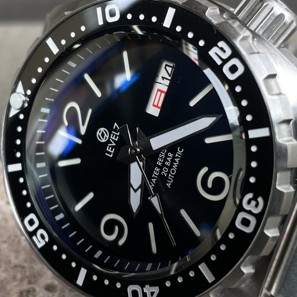日本製 自社組立のメンズウォッチ 20気圧防水 自動巻き SEIKO NH36A サファイア 316ステンレス 腕時計 3枚目の画像