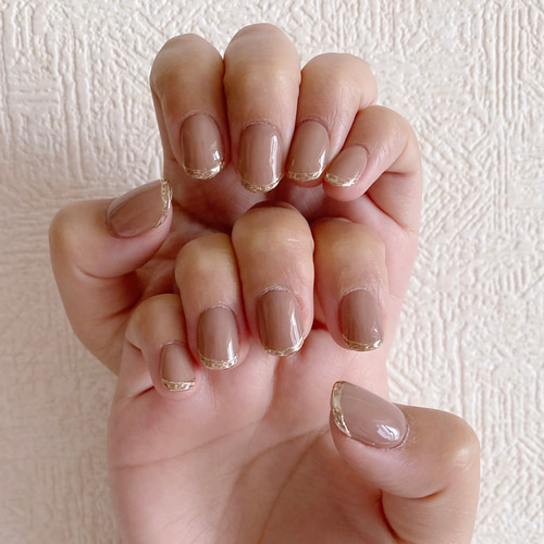 フレンチネイル　ニュアンスネイル　ワンカラー　シンプル　ベージュ　ミラー　大人 安定にブラウンは可愛い〜ってなる🥺🤎 反対はフレンチに先端