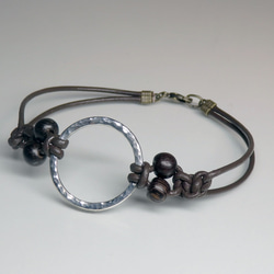 Silver Circle Bracelet with Leather Cord 1枚目の画像