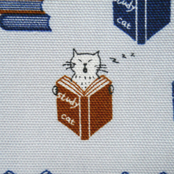 ランチバッグSサイズ　～読書してるっぽい猫～【再販】　保冷バッグ＆クリップ付 7枚目の画像