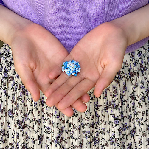 刺繍糸で編んだ紫陽花ブローチ(ブルー)紫陽花ハンドメイド2023