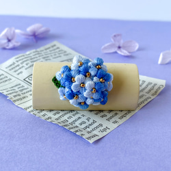 刺繍糸で編んだ紫陽花ブローチ(ブルー)紫陽花ハンドメイド2023 1枚目の画像