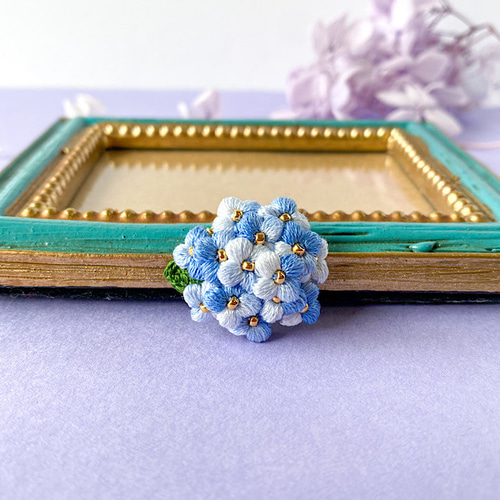 刺繍糸で編んだ紫陽花ブローチ(ブルー)紫陽花ハンドメイド2023
