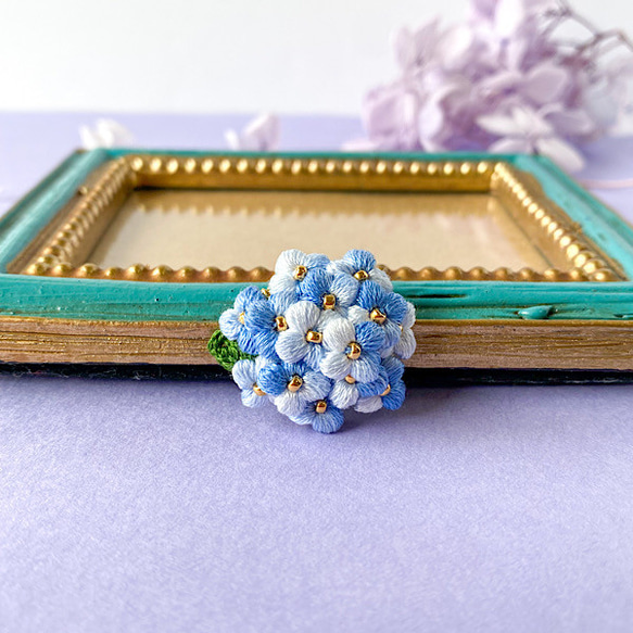 刺繍糸で編んだ紫陽花ブローチ(ブルー)紫陽花ハンドメイド2023 4枚目の画像