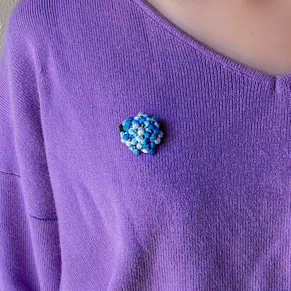 刺繍糸で編んだ紫陽花ブローチ(ブルー)紫陽花ハンドメイド2023 8枚目の画像