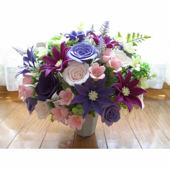 【専用です】紫系薔薇のフリル壁掛け兼置き型クレイフラワーアレンジ✨ハンドメイド 専用です】紫系薔薇のフリル壁掛け兼置き型クレイフラワー