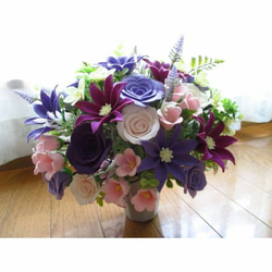 紫とピンクのグラデーション★バラとカンパニュラとクレマチスのフェルトフラワー アレンジメント 2枚目の画像