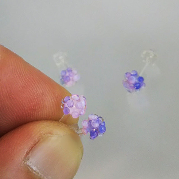 Hydrangea Earrings 極佳的舒適度☆ 手工製作防過敏玻璃耳環！ ☆14G16G18G 第7張的照片