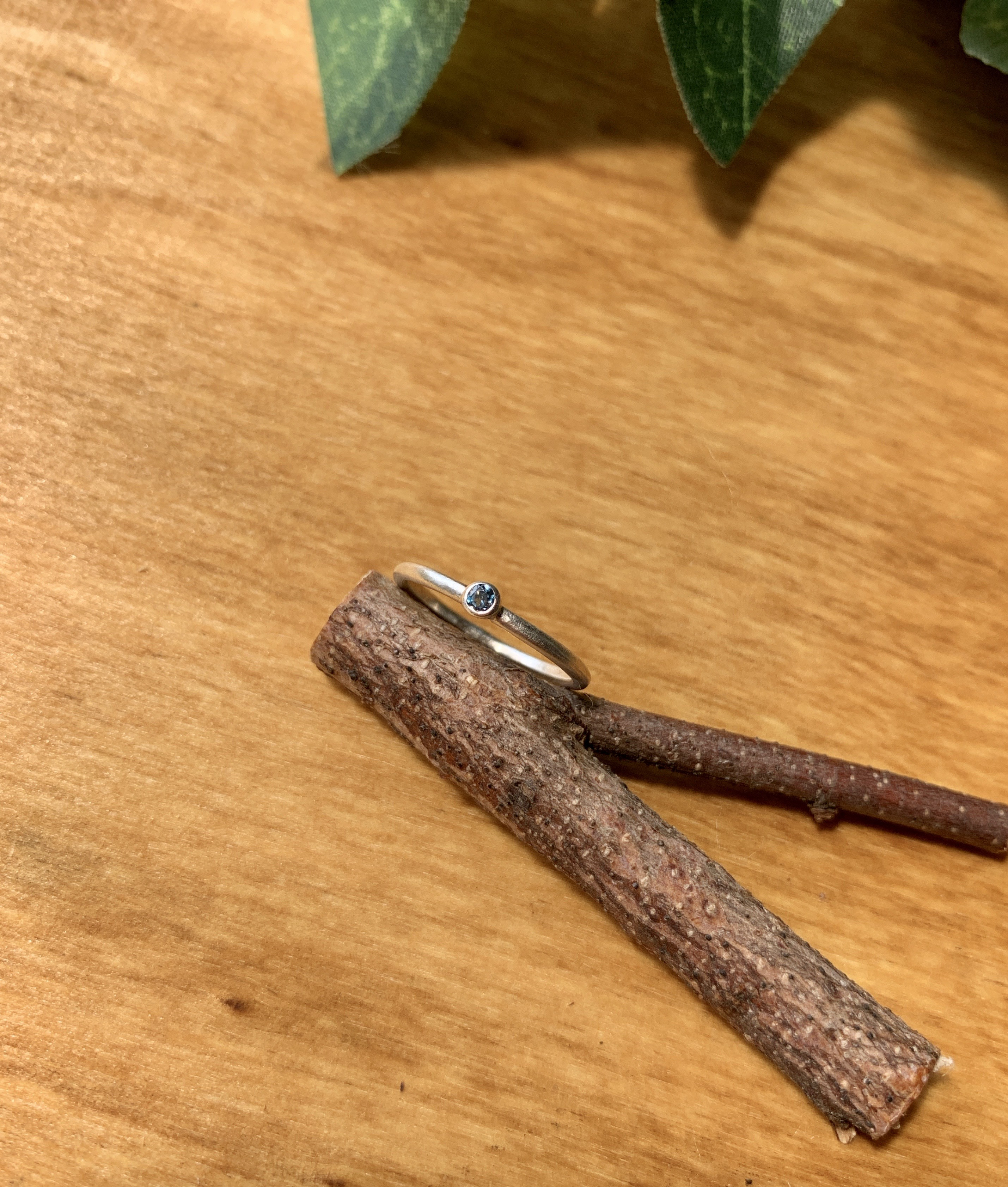 svピンキーリング ロンドンブルートパーズ