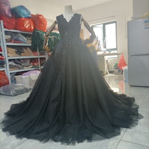 豪華！黒カラードレス キラキラのハンドビーディング ベアトップ 背中  